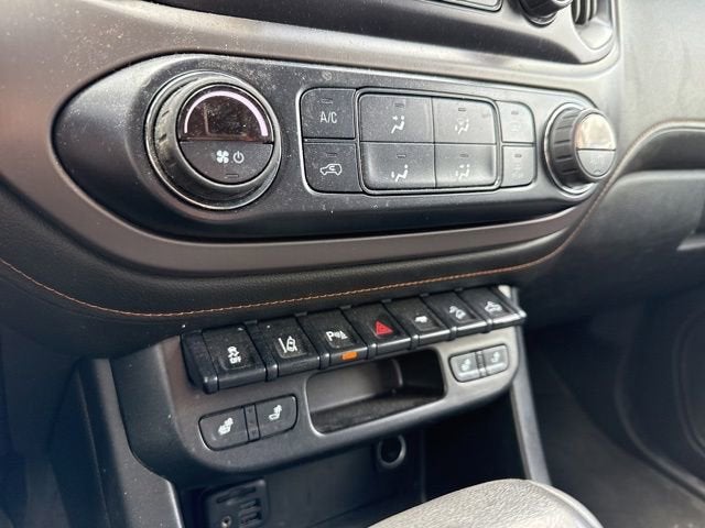 2021 GMC Canyon 4WD AT4 w/Leather