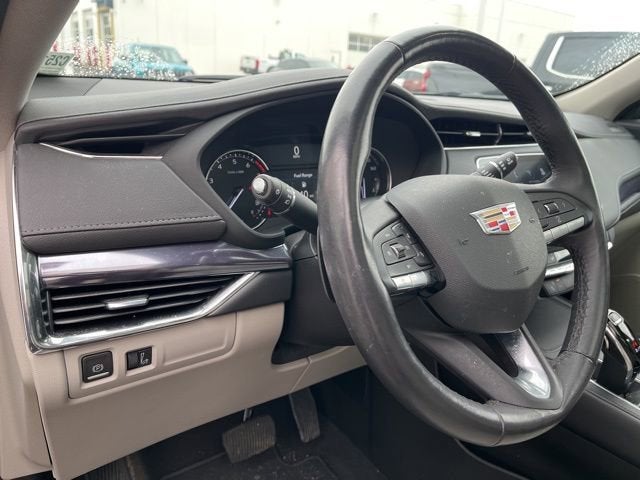 2023 Cadillac XT4 Luxury