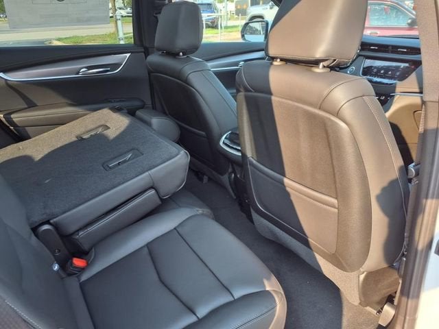 2025 Cadillac XT6 Luxury