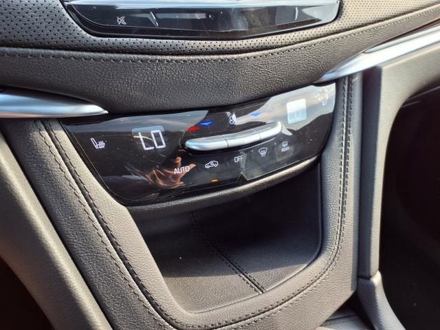 2025 Cadillac XT6 Luxury