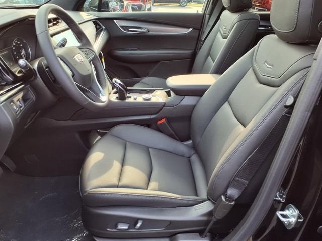 2025 Cadillac XT6 Luxury