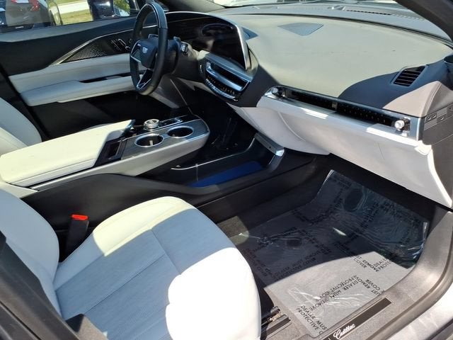 2023 Cadillac LYRIQ Luxury