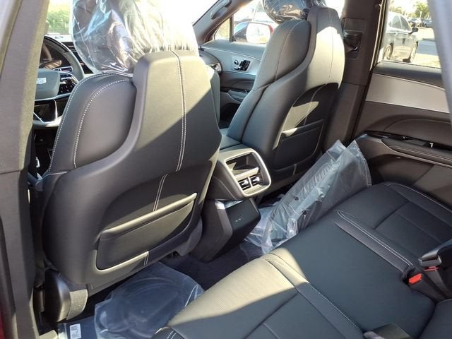 2027 Cadillac LYRIQ Luxury - Photo 14