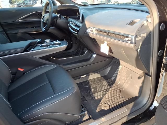 2025 Cadillac LYRIQ Luxury 1