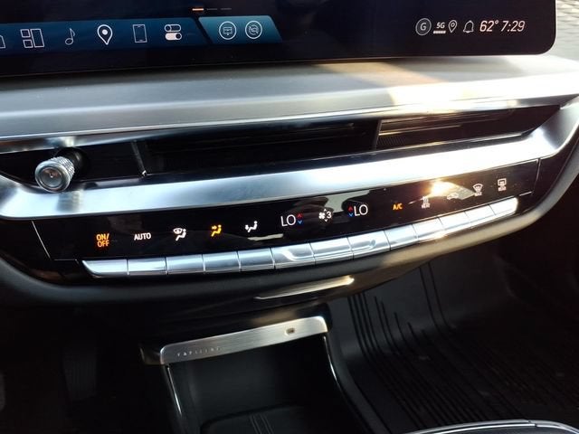 2025 Cadillac LYRIQ Luxury 1