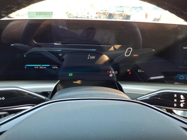 2025 Cadillac LYRIQ Luxury 1