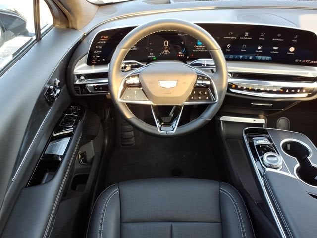 2025 Cadillac LYRIQ Luxury 1