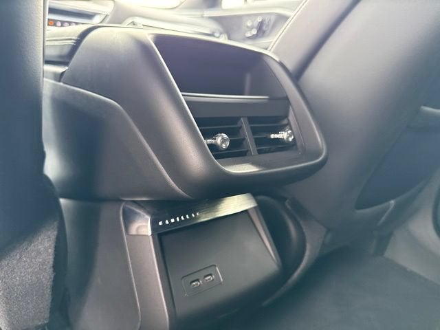 2025 Cadillac LYRIQ Luxury 1