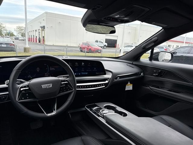 2025 Cadillac LYRIQ Luxury 1