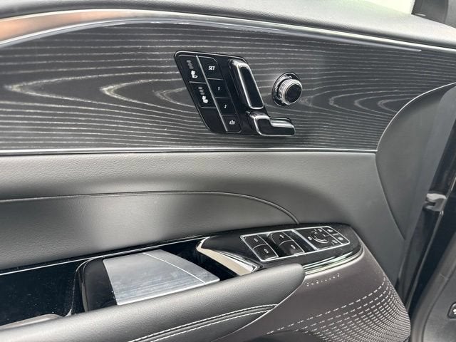2025 Cadillac LYRIQ Luxury 1