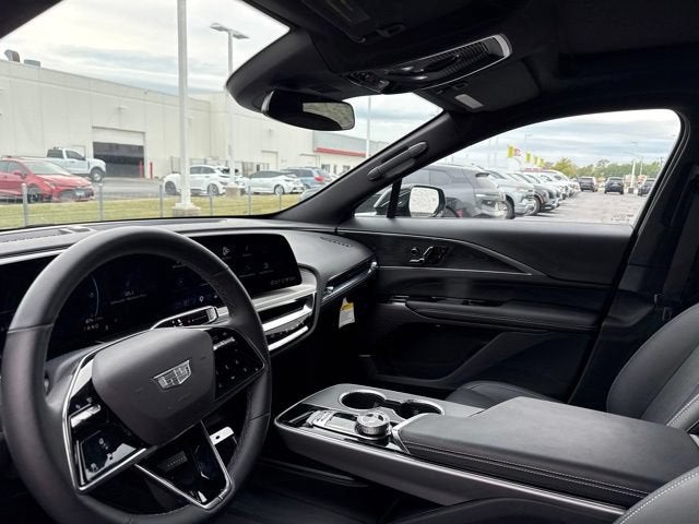 2025 Cadillac LYRIQ Luxury 1