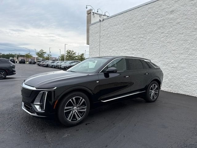 2025 Cadillac LYRIQ Luxury 1