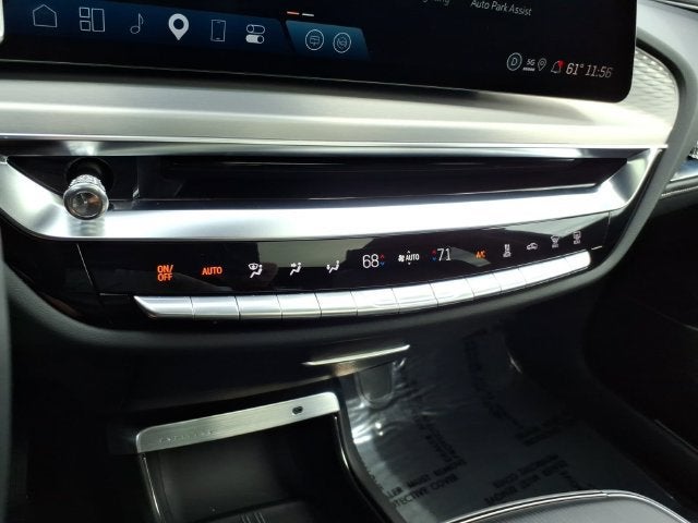 2025 Cadillac LYRIQ Luxury 1