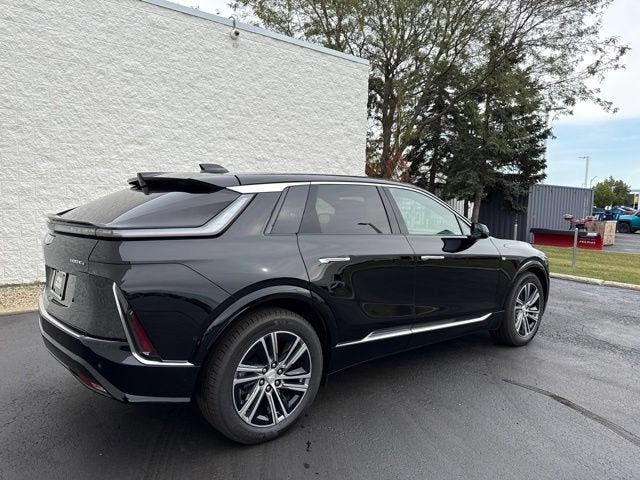2025 Cadillac LYRIQ Luxury 1