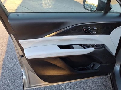 2024 Cadillac LYRIQ Luxury 1