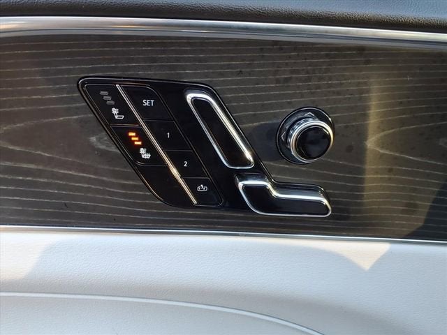 2024 Cadillac LYRIQ Luxury 1