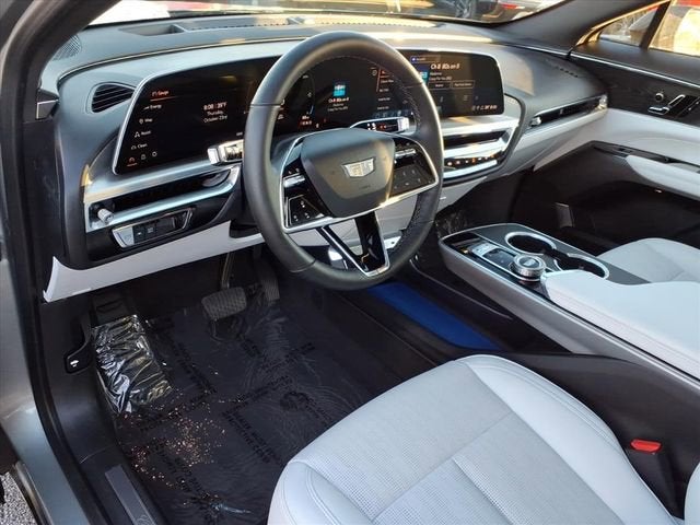 2024 Cadillac LYRIQ Luxury 1