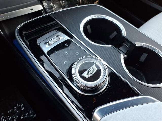 2024 Cadillac LYRIQ Luxury 1