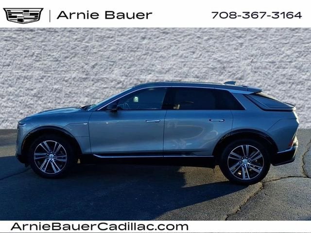 2024 Cadillac LYRIQ Luxury 1