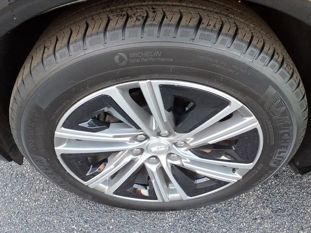 2024 Cadillac LYRIQ Luxury 1