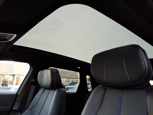 2024 Cadillac LYRIQ Luxury 1