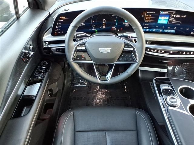 2024 Cadillac LYRIQ Luxury 1