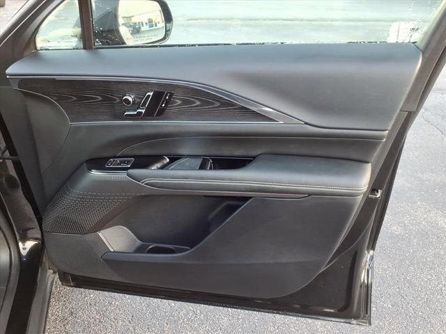 2024 Cadillac LYRIQ Luxury 1