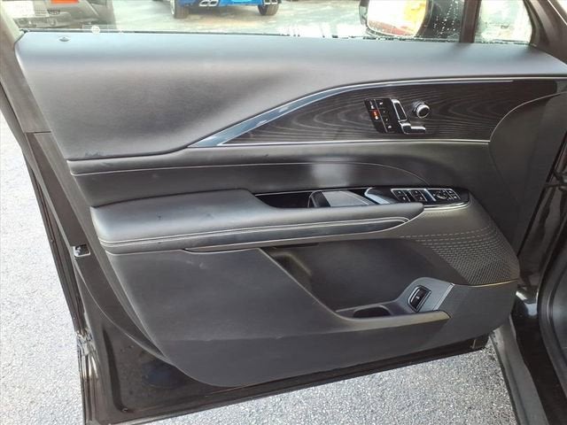 2024 Cadillac LYRIQ Luxury 1