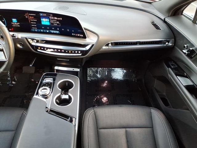 2024 Cadillac LYRIQ Luxury 1