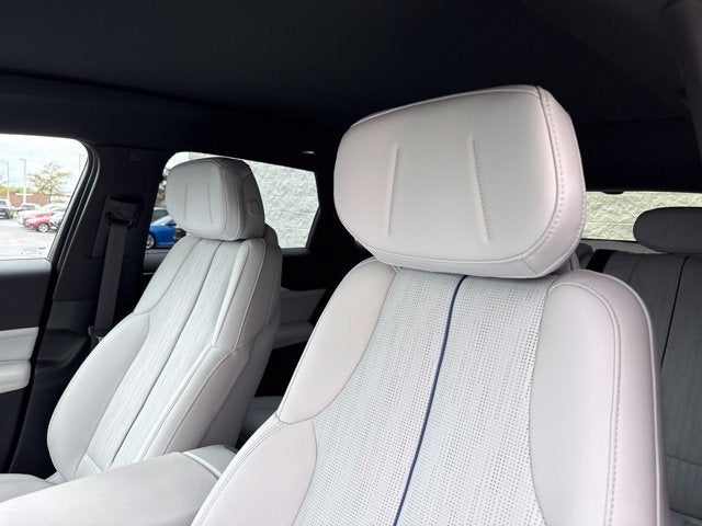 2024 Cadillac LYRIQ Luxury 1