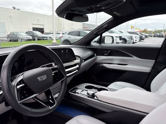 2024 Cadillac LYRIQ Luxury 1