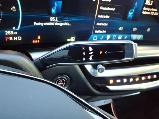 2024 Cadillac LYRIQ Luxury 1