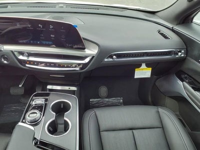 2025 Cadillac LYRIQ Luxury 2