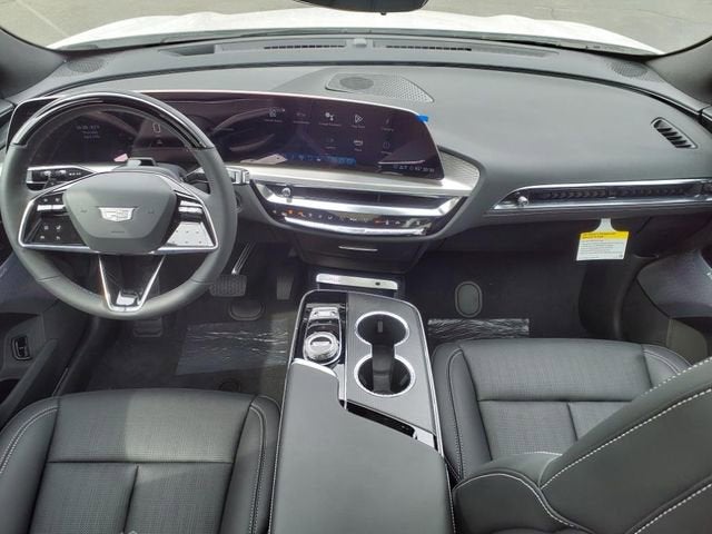 2025 Cadillac LYRIQ Luxury 2