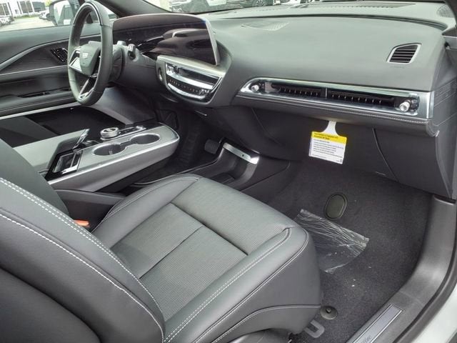 2025 Cadillac LYRIQ Luxury 2