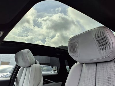 2025 Cadillac LYRIQ Luxury 2