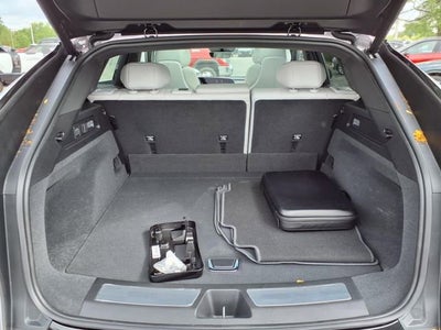 2025 Cadillac LYRIQ Luxury 2