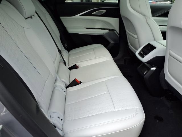 2025 Cadillac LYRIQ Luxury 2