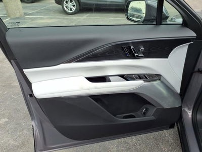 2025 Cadillac LYRIQ Luxury 2