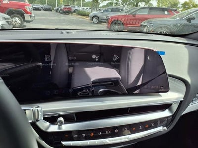 2025 Cadillac LYRIQ Luxury 2