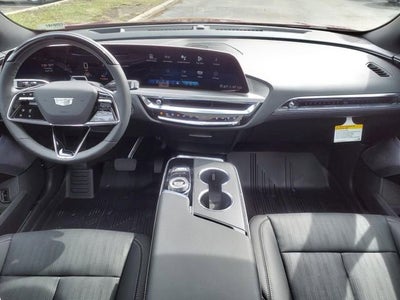 2025 Cadillac LYRIQ Luxury 2