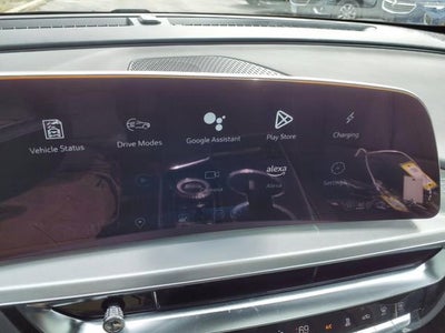 2025 Cadillac LYRIQ Luxury 2