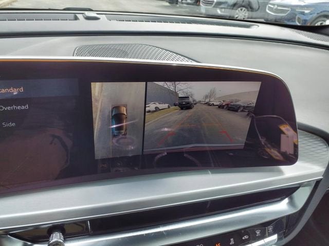 2025 Cadillac LYRIQ Luxury 2