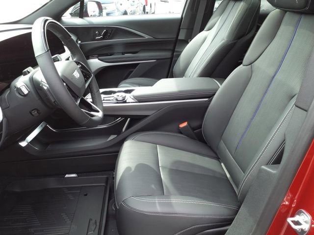 2025 Cadillac LYRIQ Luxury 2