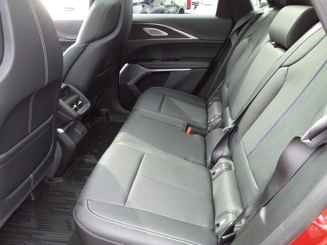 2025 Cadillac LYRIQ Luxury 2