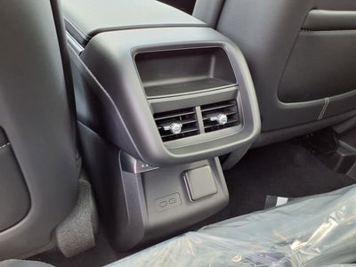 2025 Cadillac LYRIQ Luxury 2