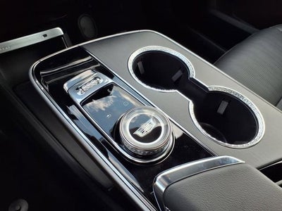 2025 Cadillac LYRIQ Luxury 2