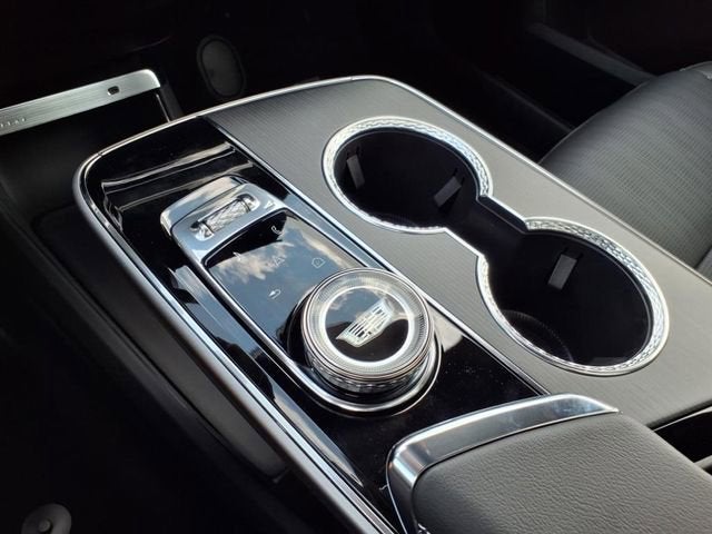 2025 Cadillac LYRIQ Luxury 2