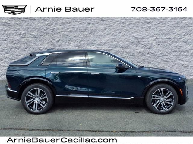 2025 Cadillac LYRIQ Luxury 2