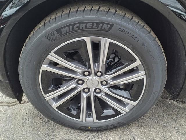 2025 Cadillac LYRIQ Luxury 2